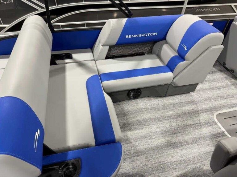 2026 Bennington 22SSB - SPS - Blackout US-ETWS7214G526 [photo 15]